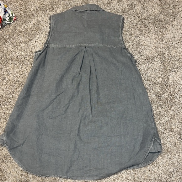 Free People Linen Button Front Sleeveless Grey Top Frayed Edges size medium - Picture 3 of 6